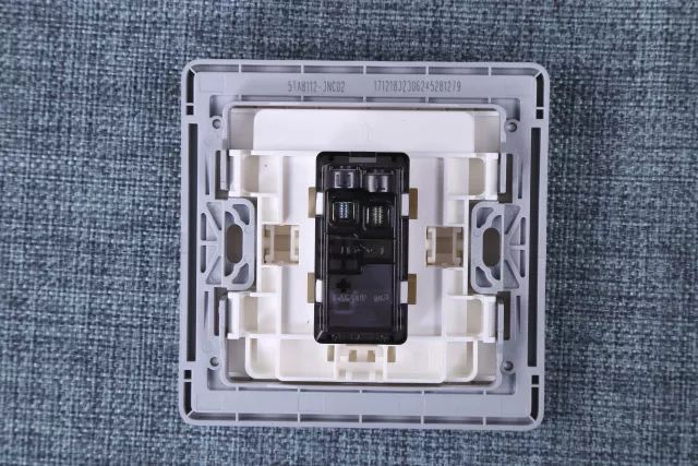 測評|無邊框開關之ABB、施耐德、西門子、羅格朗、西蒙